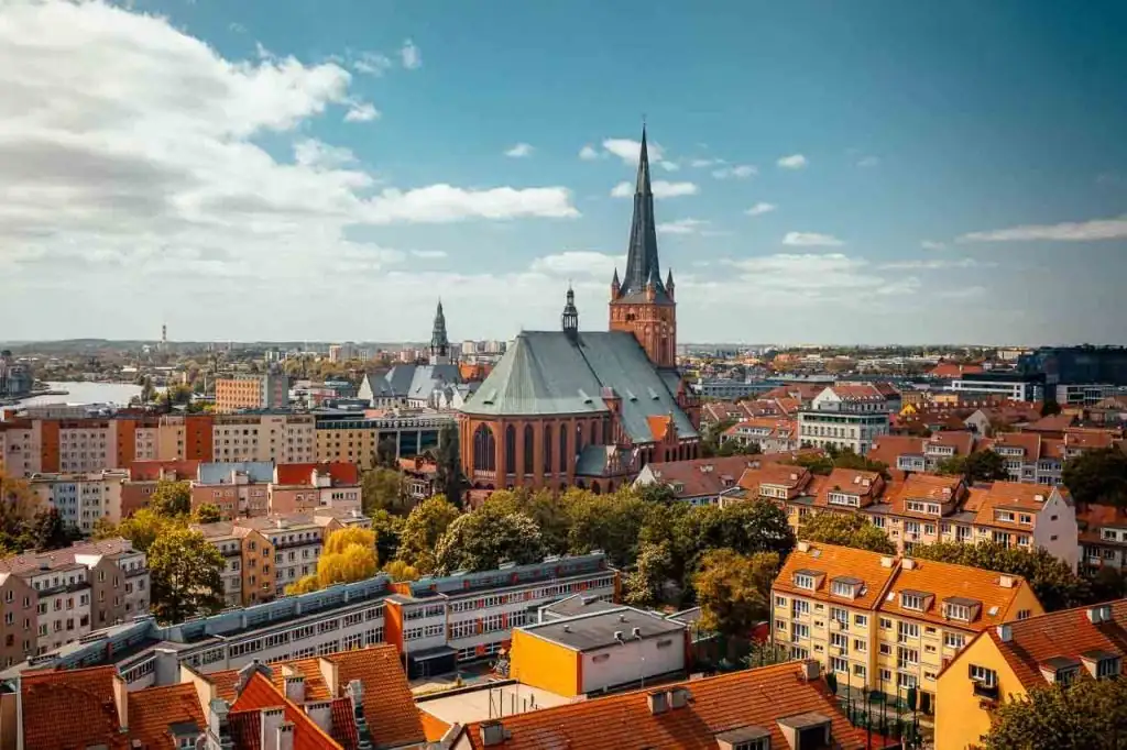 Die Stadt Stettin liegt zwar nicht direkt an der Polnischen Ostsee aber auch von hier ist man schnell am Strand