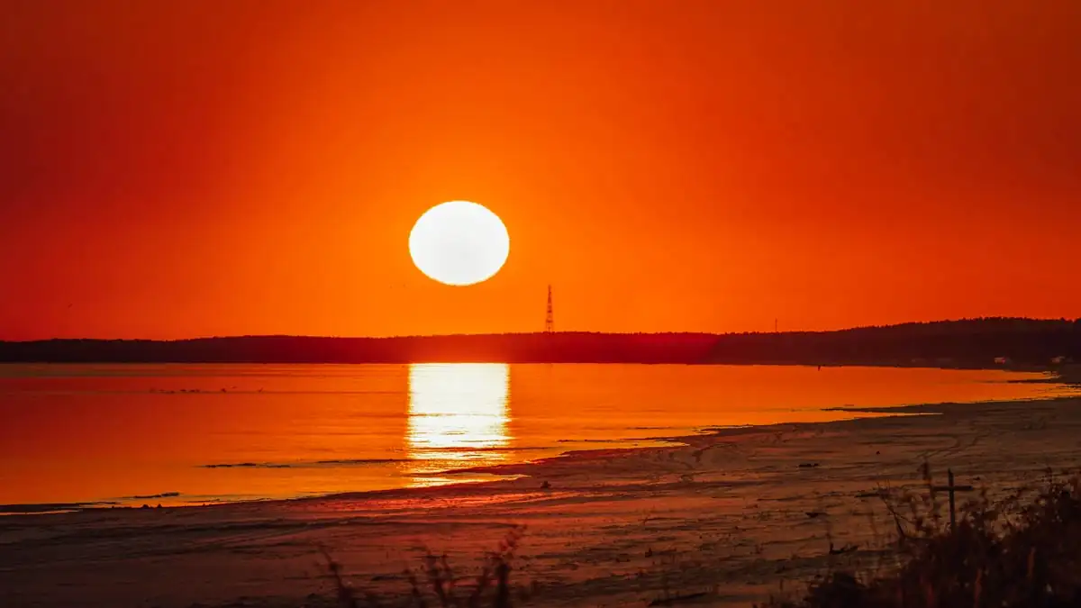 Sonne über dem Wasser an der Frischen Nehrung