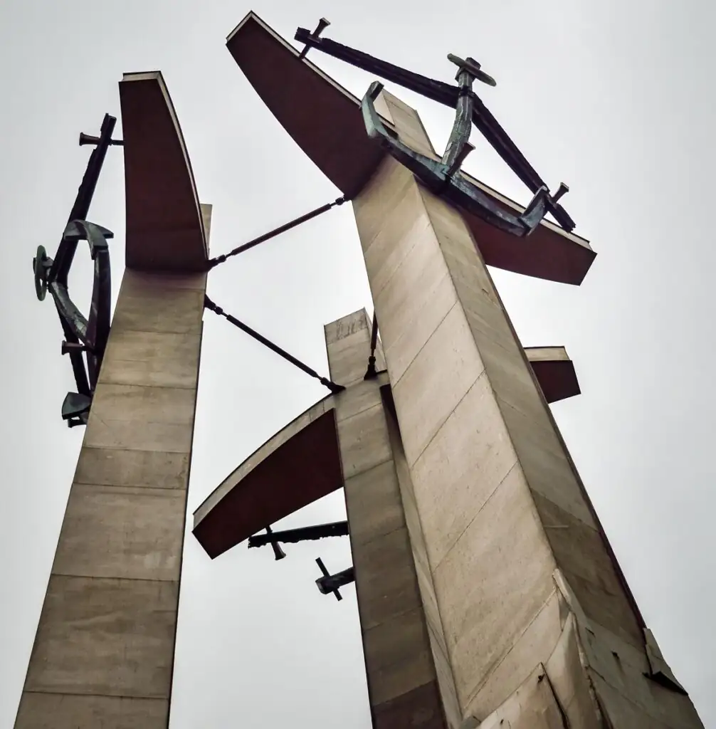 Solidarność-Denkmal in Danzig – Mahnmal für die getöteten Werftarbeiter von 1970 und wichtiger Ort der Geschichte von Danzig