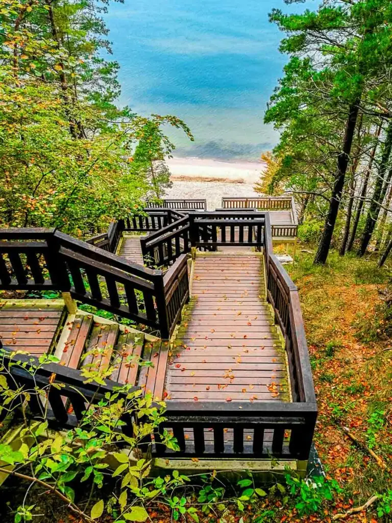 Schody na Kawczą Górę – Holztreppe im Nationalpark Wolin vom Strand in Misdroy zum Aussichtspunkt Kawcza Góra